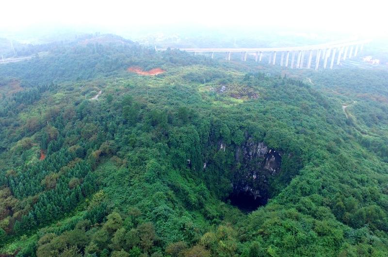 大地开“巨口”！土耳其近700个天坑吞噬“粮仓”，4-5米水位暴跌揭开真相
 