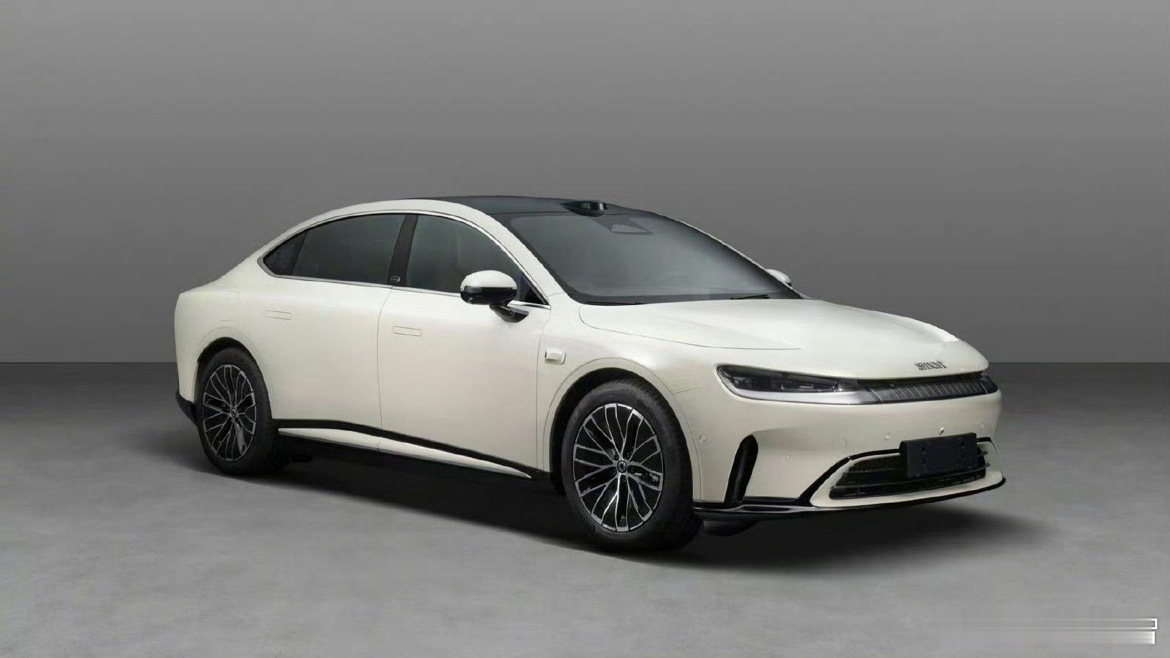 讲道理，无论是精灵3的驾驶感受还是精灵5对于座舱主题的心思，小智觉得是挺有意思的