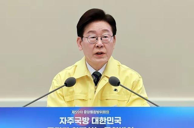 韩国总统李在明越来越清醒了自从“萨德”被美国撤走以后，韩国的国防安全如临大敌，如