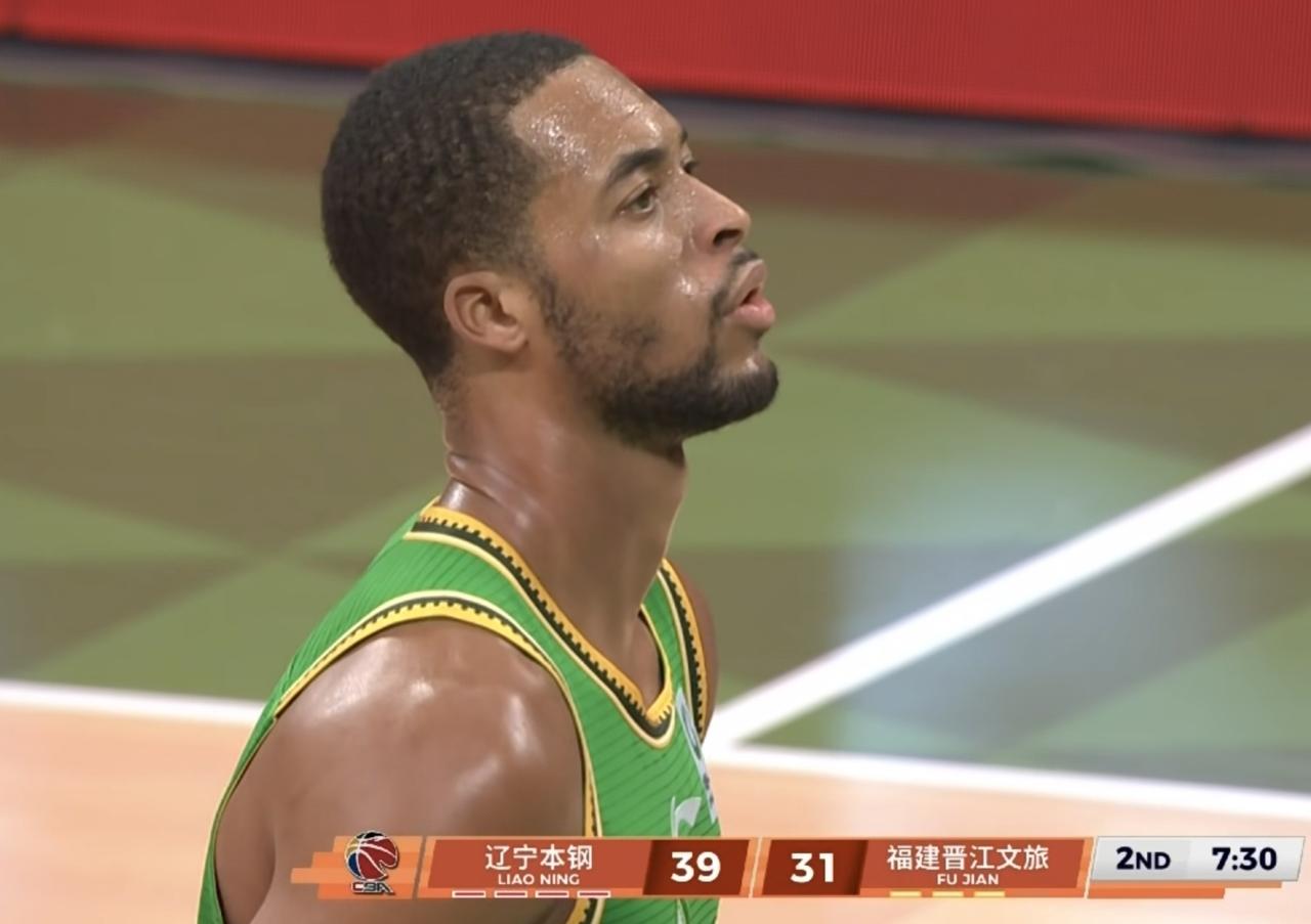 辽宁男篮捡到宝了，签下了新外援小巴斯。说起巴斯，大家都很清楚吧！那可是辽宁男篮队