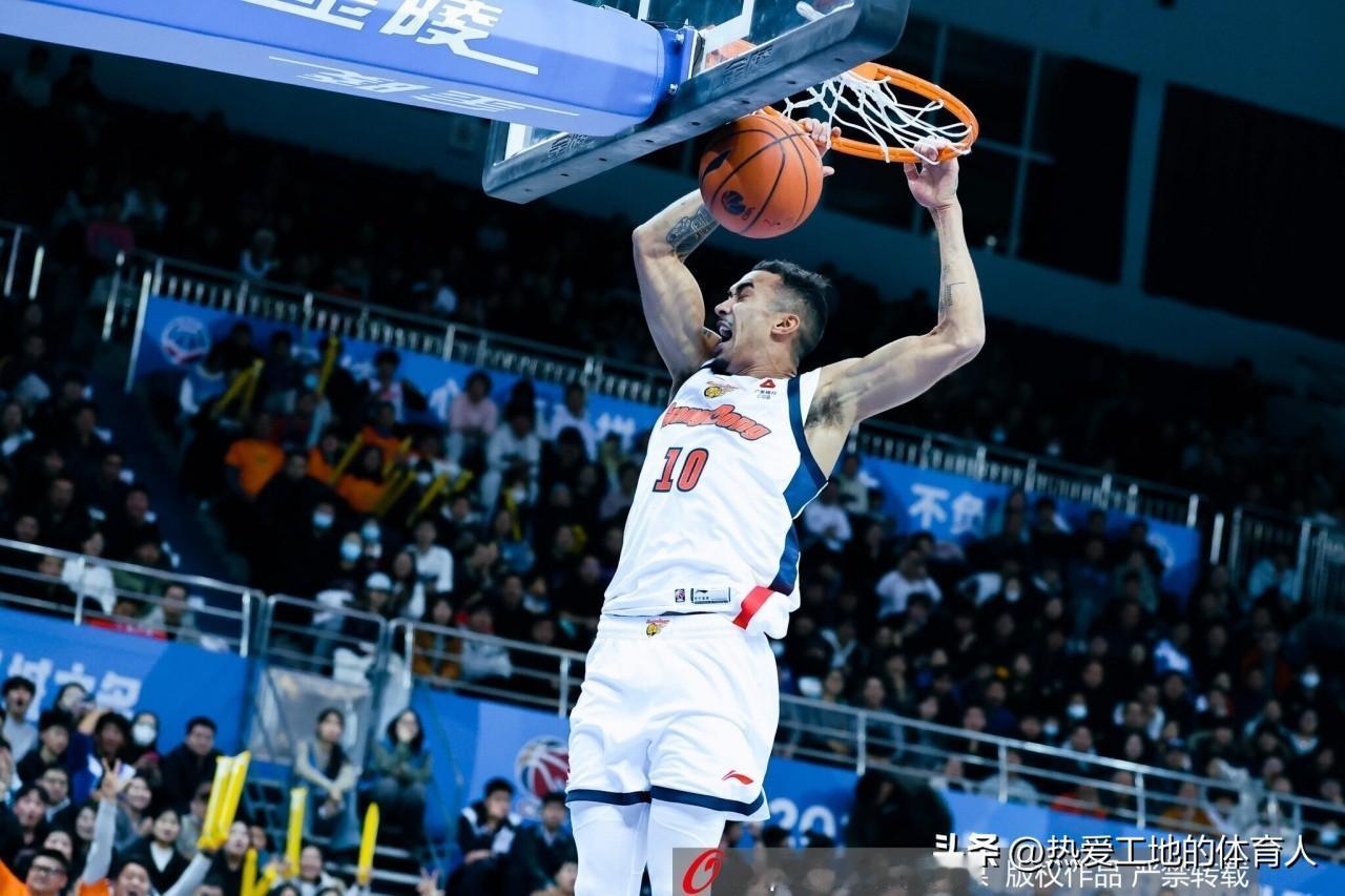 CBA常规赛，广东104:76大胜四川送对手17连败，截止目前四川队一胜难求，广