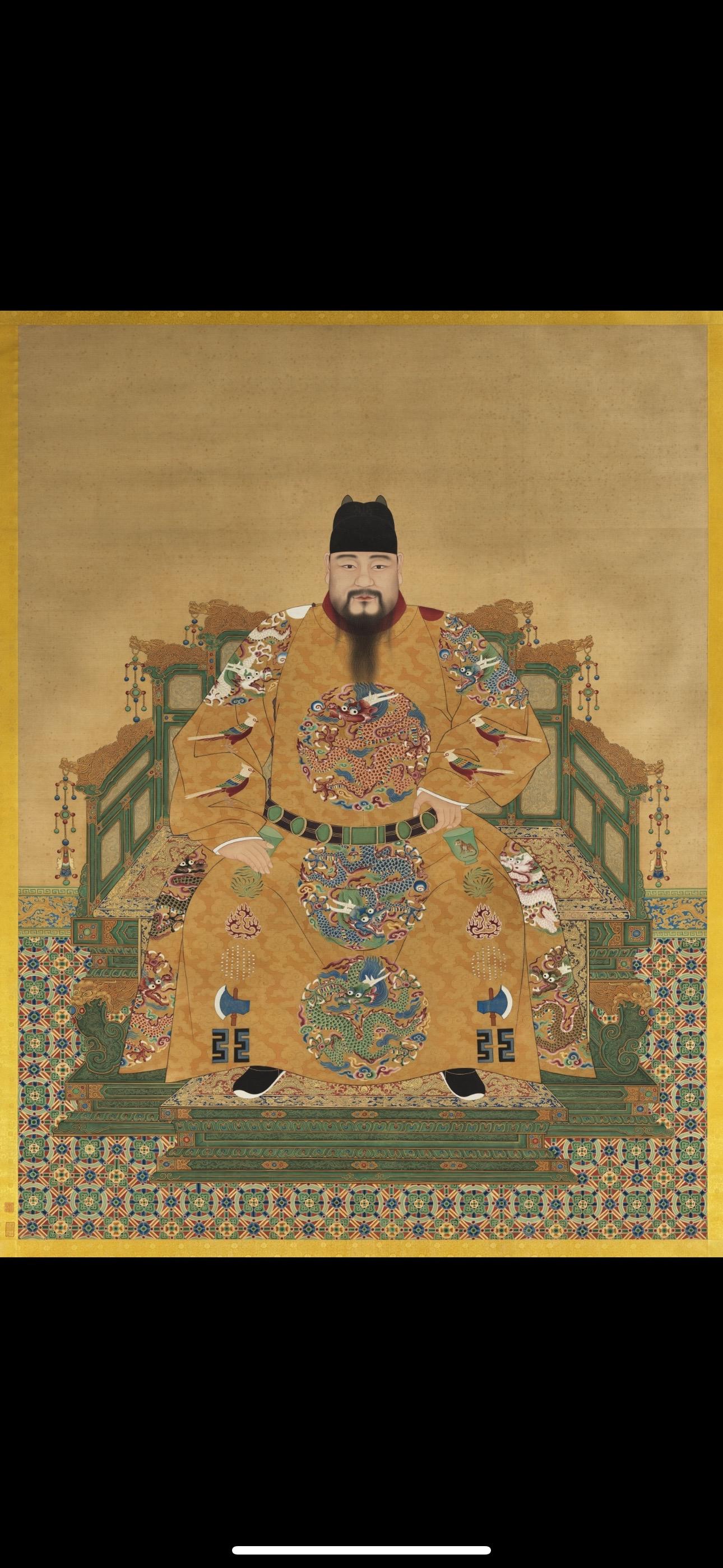 明宪宗朱见深（1447年12月9日—1487年9月9日），后更名朱见濡，年号成化，世称成化帝。明英宗朱祁镇的长子，母为孝肃周皇后，明朝第八位皇帝。
朱见深从小由祖母孝恭孙皇后抚养成人，1449年，土木堡之变，明英宗被瓦剌掳去，兵部侍郎于谦等立朱祁钰为景帝，改元景泰，同时立朱见深为皇太子。1452年，景帝废朱见深为沂王，改立己子朱见济为皇太子。1457年，明英宗夺门之变复辟后又被复立为太子。1464年，明英宗驾崩，朱见深继位。朱见深即位之初，顺应人心，平反于谦冤狱，又恢复景帝帝号，赢得了朝野支持，保证了政局稳