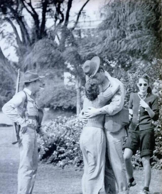 在太平洋战争期间，夏威夷的红灯区雇佣了不少妓女。毕竟美海军舰队只要一停靠夏威夷，