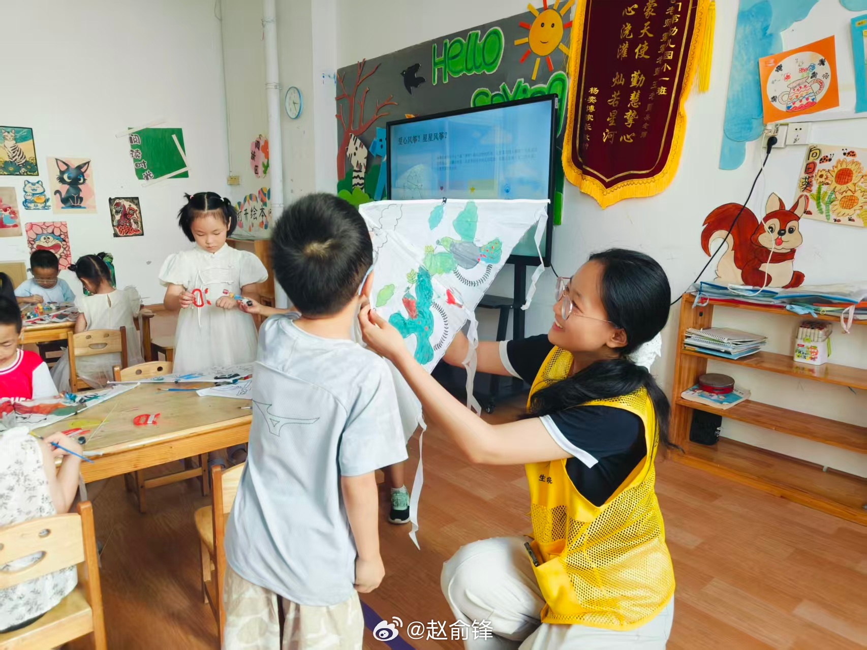 【童趣绘鸢传文脉 非遗种子植童心】7月中旬，“逐浪黄河·执鸢传薪”社会实践队走进