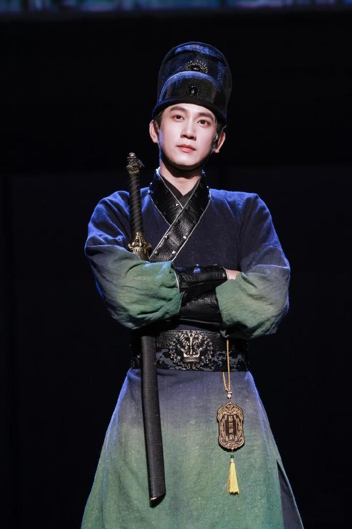 王子奇给章宇送花篮一个花篮，一份心意，《雪迷宫》的缘分还在继续，太好磕了王子奇给