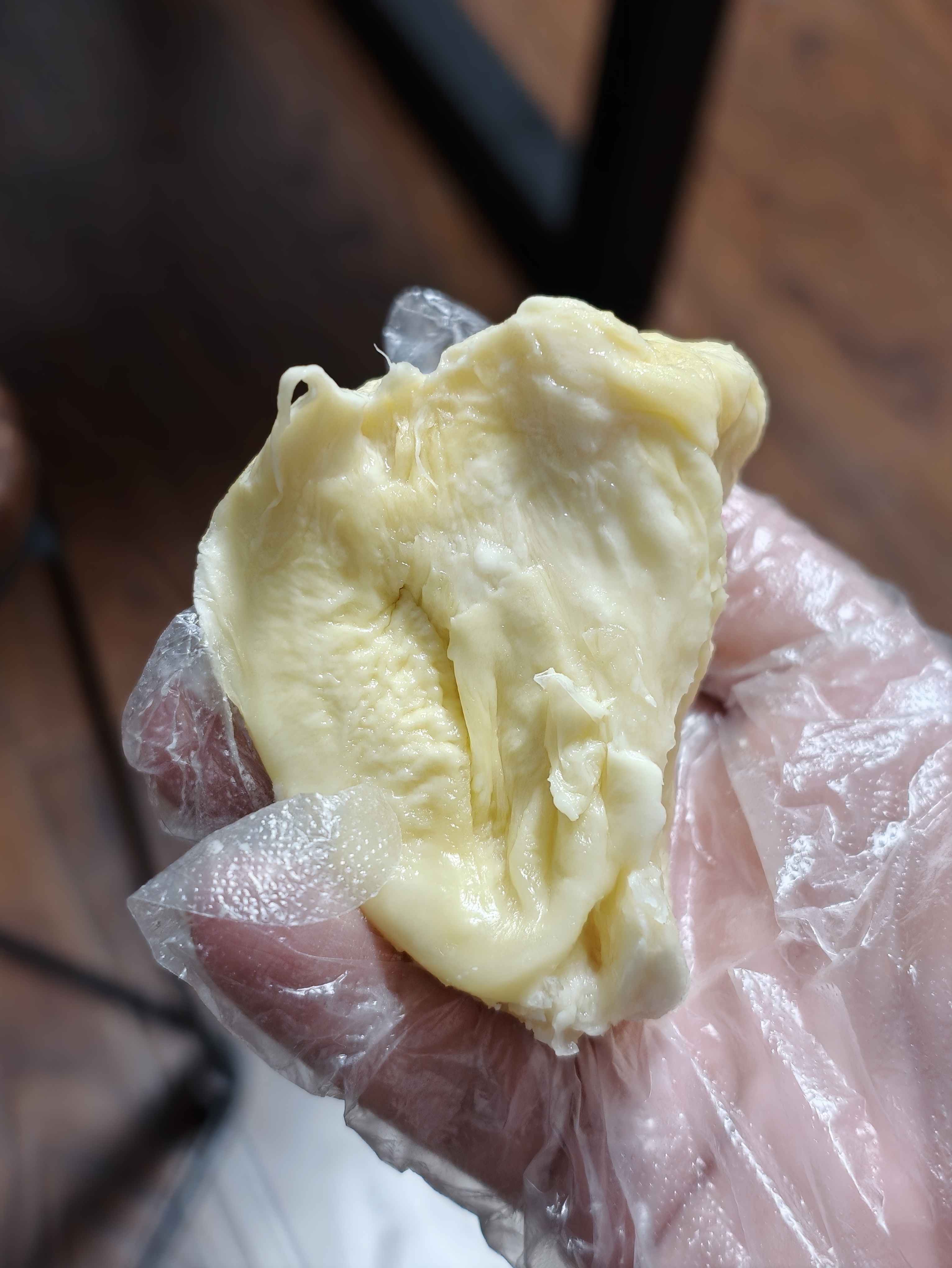 又到了一年一度吃榴莲的季节了 前几天看到个热搜说榴莲已经 20 一斤了，我家附近