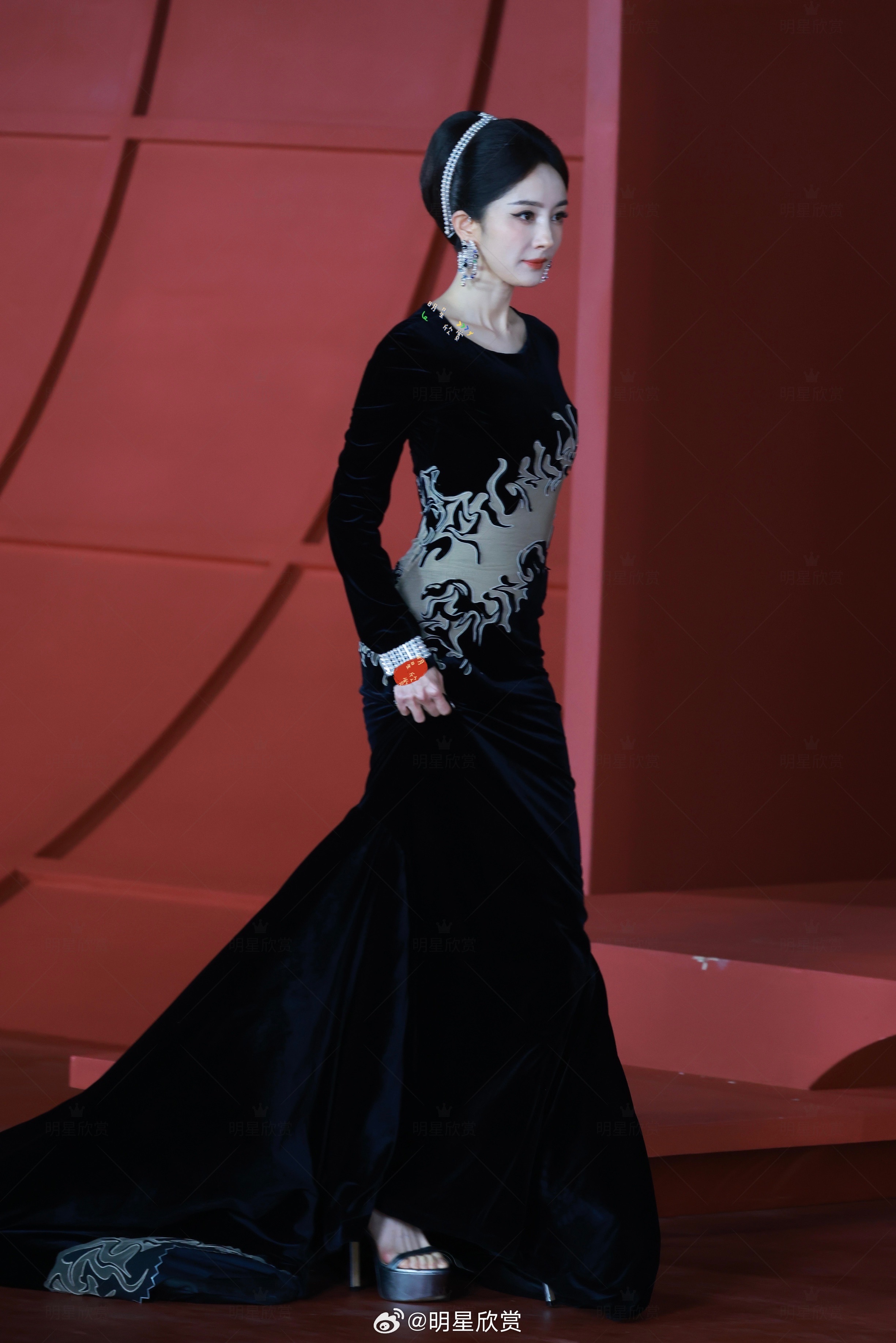 杨幂×261021芭莎红毯生图时尚芭莎来自中国年度盛典 ​​​