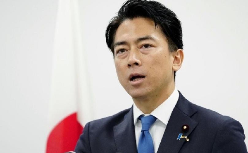 小泉进次郎把最上不了台面的那句话搬上了香格里拉的台！当着全场的面问赫格塞斯"有人