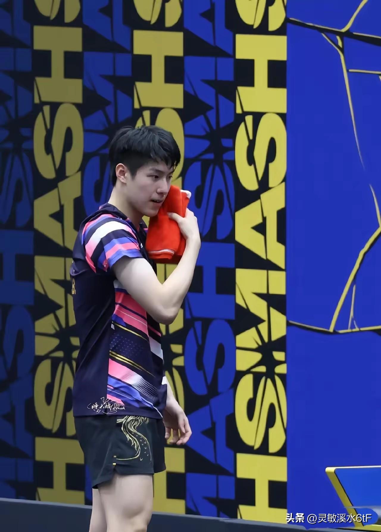 温瑞博2007年出生，今年19岁。
长得高大帅气，186的身高，
长相英俊，颜值