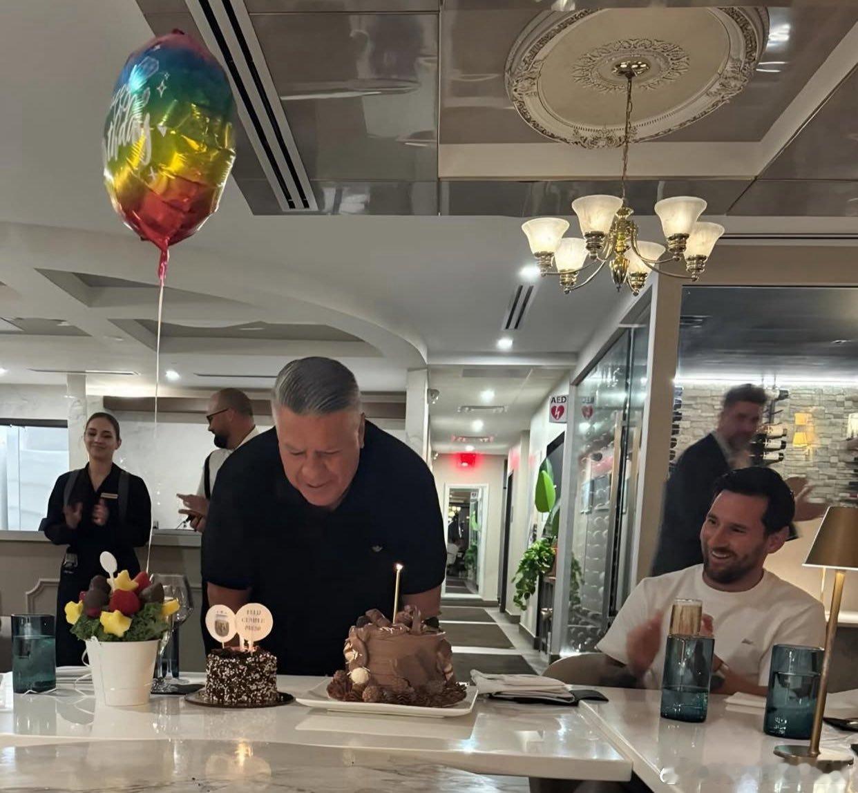 梅西[超话] 这豆豆眼小刷咋芥末萌[期待] ​​​