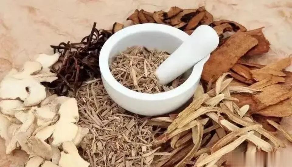 中医治疗卵巢早衰的好方法是什么　　1、肝郁肾虚型卵巢早衰　　月经周期延后，月经量