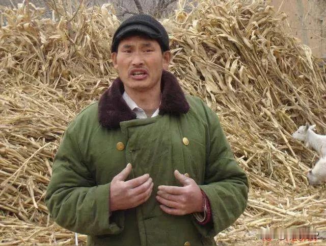 山东最火的男明星非“大衣哥”朱之文莫属。
不接受反驳！