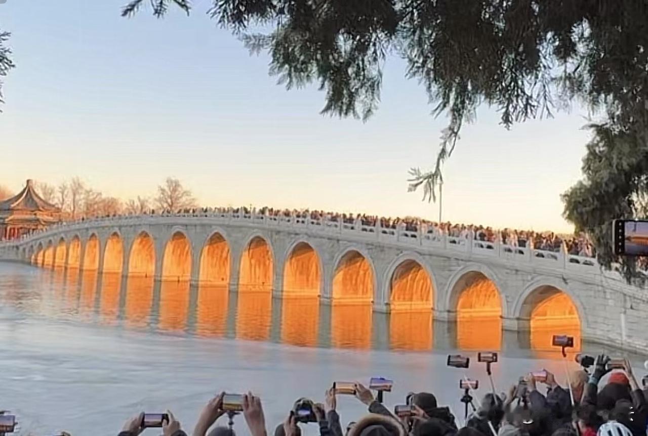 金光穿洞，一年就两三天可见，见者吉祥，阿门