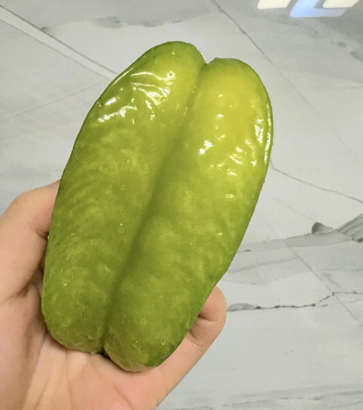 怪不得这种水果只能出现在课本里！！！！
出于怀旧之情，我购入了小学课本中描绘的杨