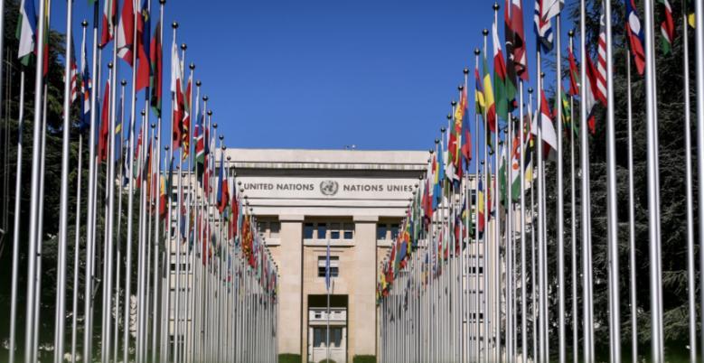 特朗普大规模退群的深层次原因是美国对联合国的失控。长期以来，联合国就是以美国为首