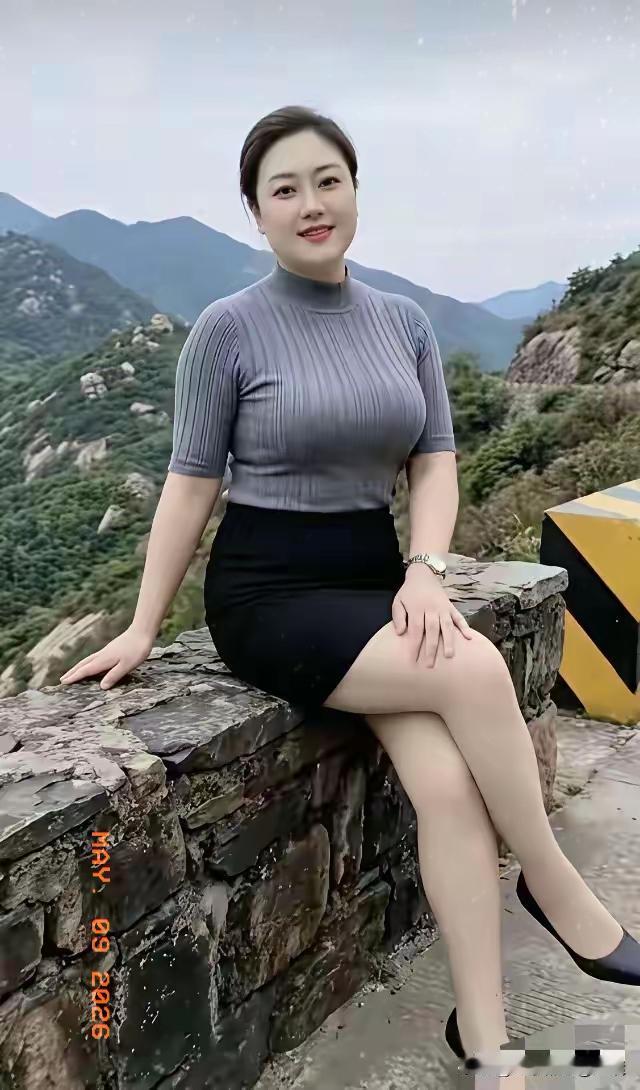 续尾句
 
当年离家闯天涯，
漂泊过海为养家。
年老回归大自然，
余生恬淡度年华