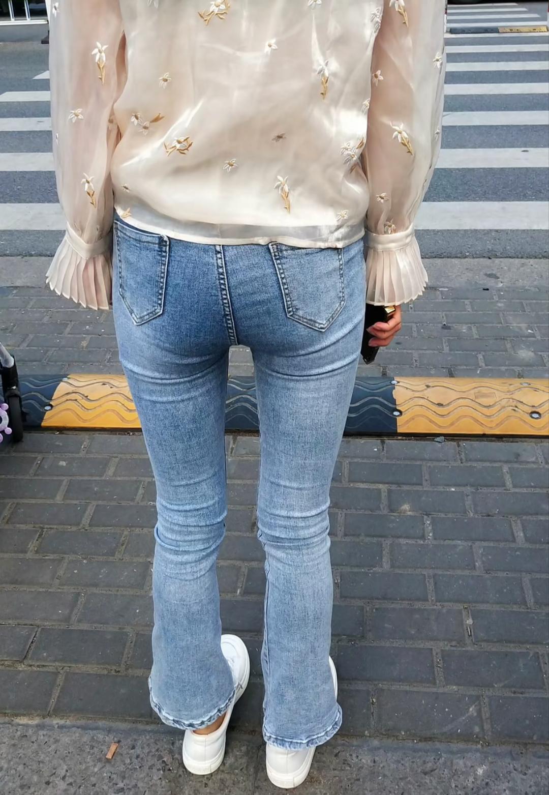 一看就是阳光开朗的邻家女孩！