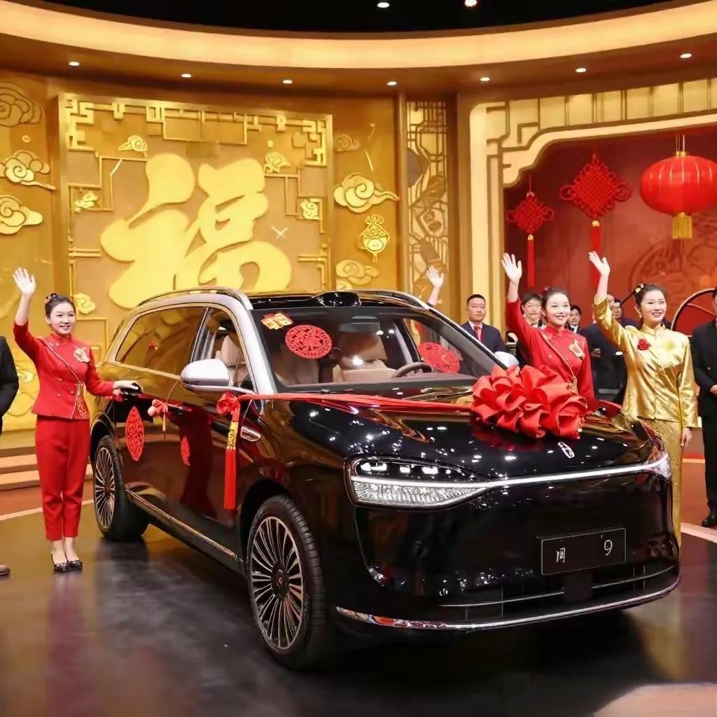 华为真是把中国人研究透了！
要豪华，150万﹣﹣买尊界S800
要体面，50万﹣