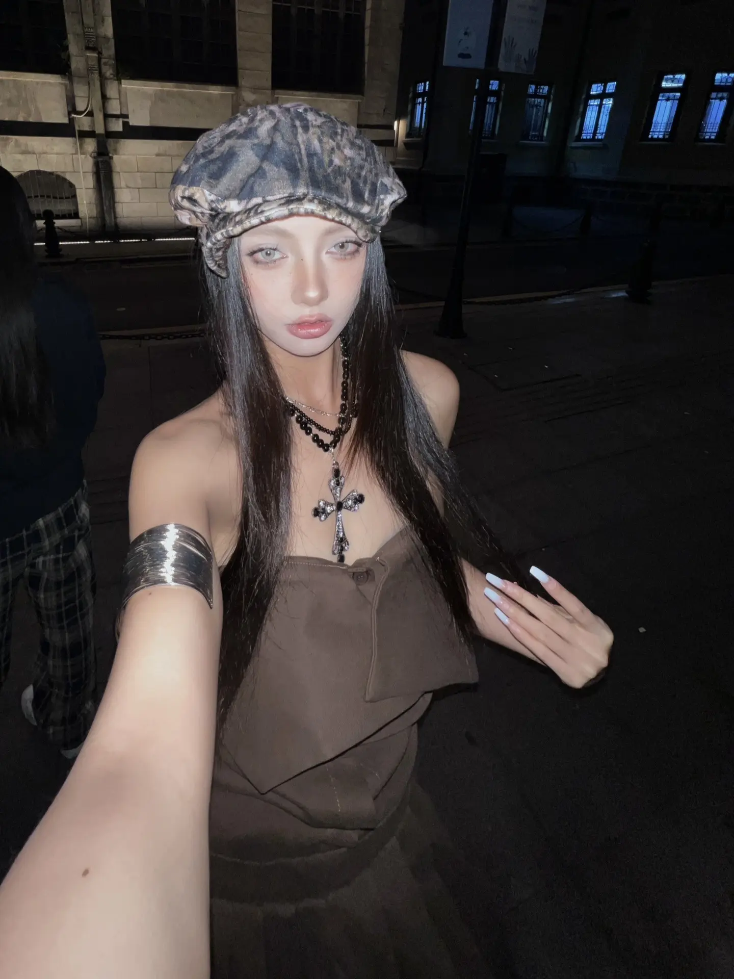 新帽纸戴戴。