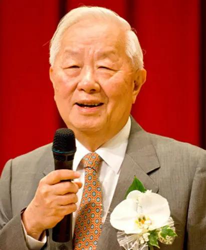 台积电创始人张忠谋自信心满满，优越感十足。
        “我真的认为，我的国