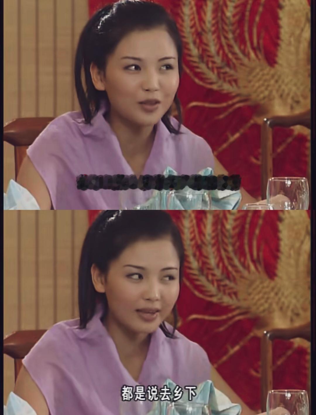 刚出道的刘涛出演情景喜剧《外来媳妇本地郎》中上海媳妇胡幸子！
那时候的她脸颊圆润