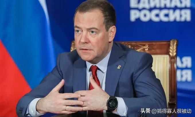 老特警告梅姐夫不要在“整天抱着煤气罐”炒作：“我好像听到你说准备将核武器提供给波