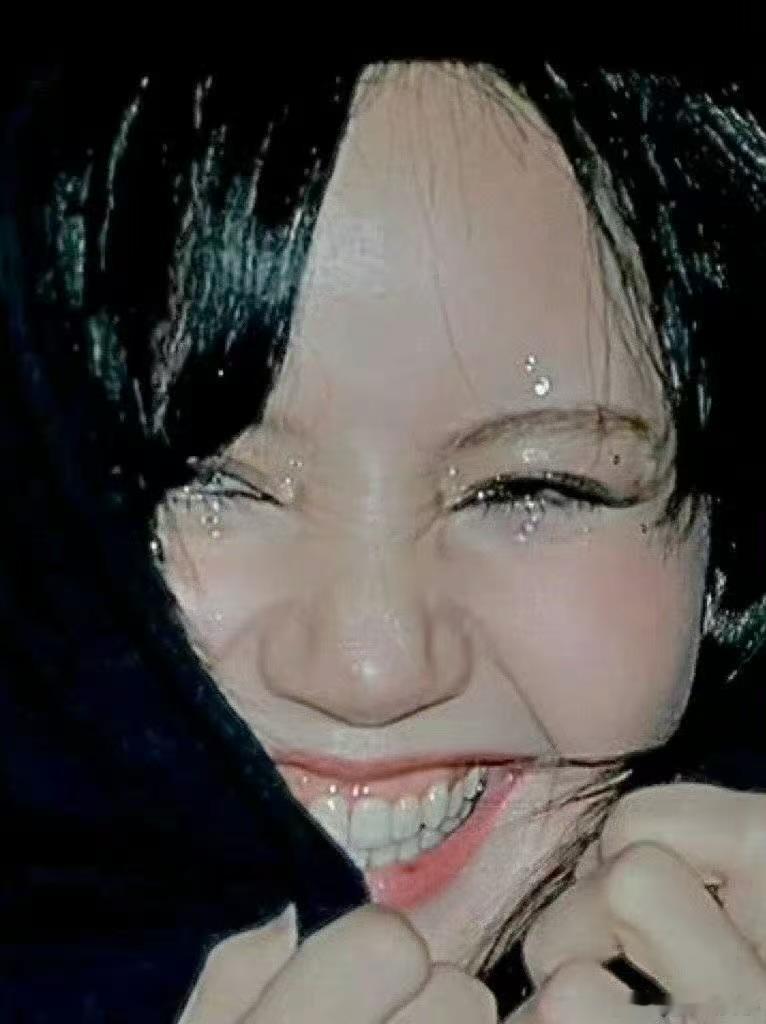 lisa跟新男友见家长 不用替粉丝感到寒心，粉丝只会觉得Lisa找男朋友祖坟又冒