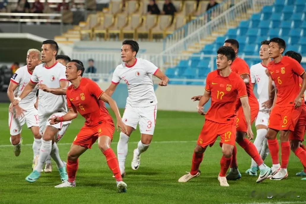 传统不能丢，元旦佳节“红”运当头，国足封闭状态再战一场，热身赛谭龙进球，王上源、