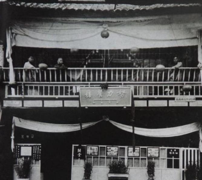 1923 年，车耀先遭受敌人重创，颅骨被打碎。当时，他的战友们都以为他已壮烈牺牲