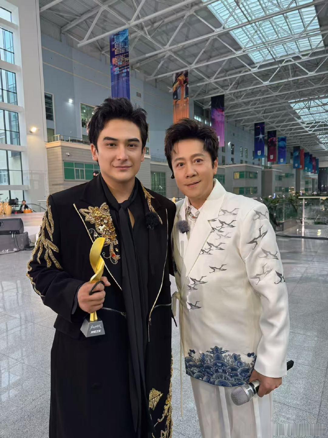 谁敢信蔡国庆快60了声起地平线 谁敢相信这是蔡国庆快60岁的状态啊！年轻的心➕年