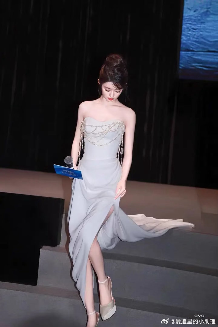 大家觉得黄杨钿甜和赵丽颖像嘛？ 