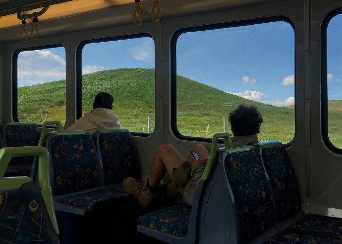 振作起来，独自一人走进旷野。—— 戴维·布鲁克斯《第二座山》 