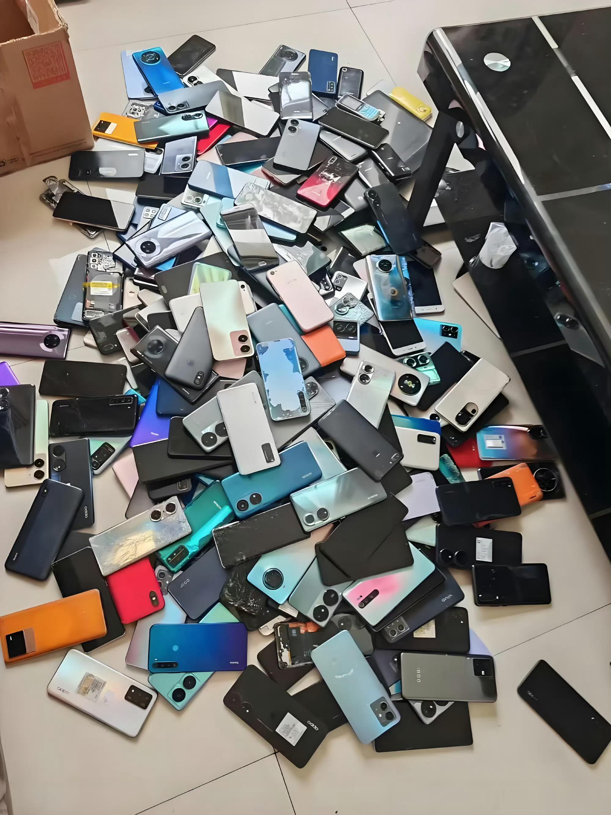 什么信号说明你该换手机了第一，经常杀后台，第二，续航不行了，第三，存储不够了，第