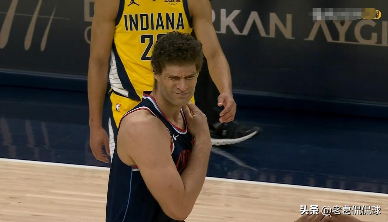 快船老将洛佩兹真是让人赞不绝口！在今天快船客场以114：113逆转击败步行者的比