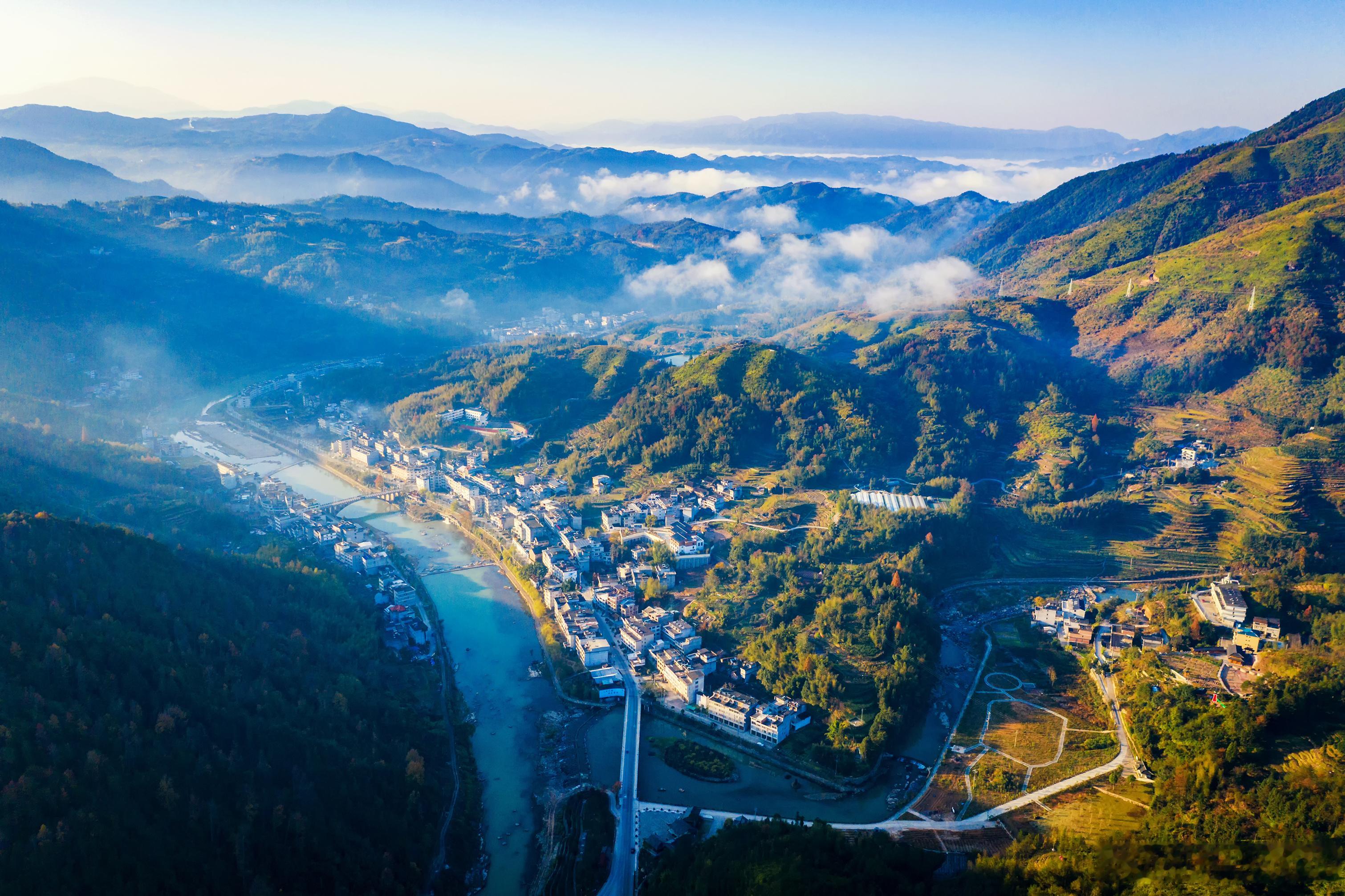 溪山映秀，浪漫雪溪 