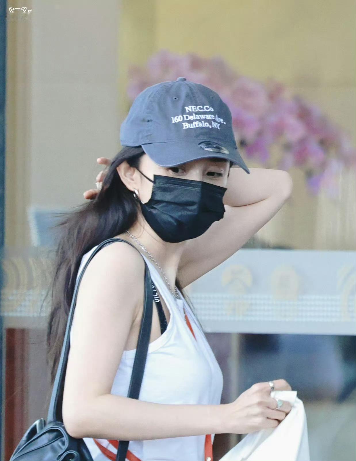 杨幂的穿搭真的太有自身的风格了