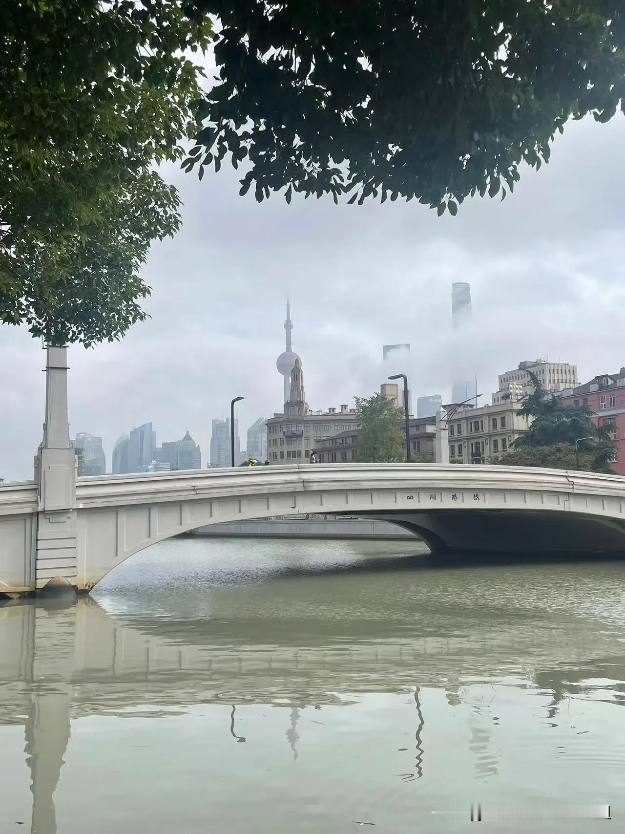 大上海随拍
魔都之美。 上海城区美如画 白天的上海风景