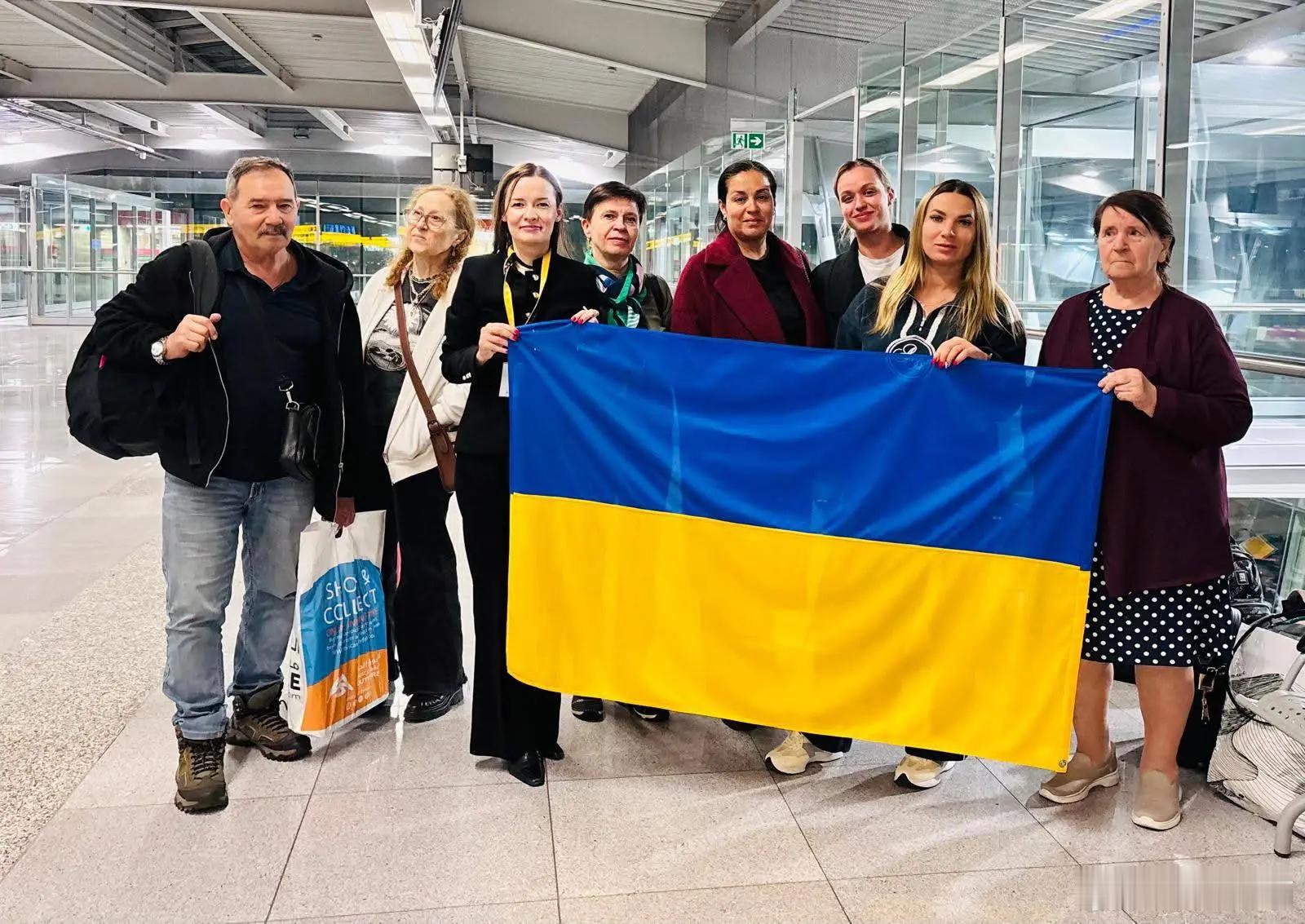 乌克兰从中东撤离本国公民乌克兰外交部组织了乌克兰公民从中东地区的撤离工作。这项工