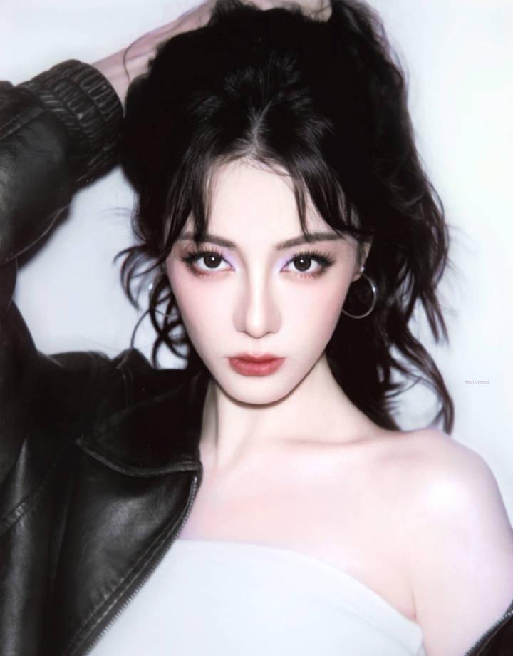 迪丽热巴，我觉得恋迪丽热巴并不是什么问题，恋迪丽热巴是一个很正常的事情，迪丽热巴