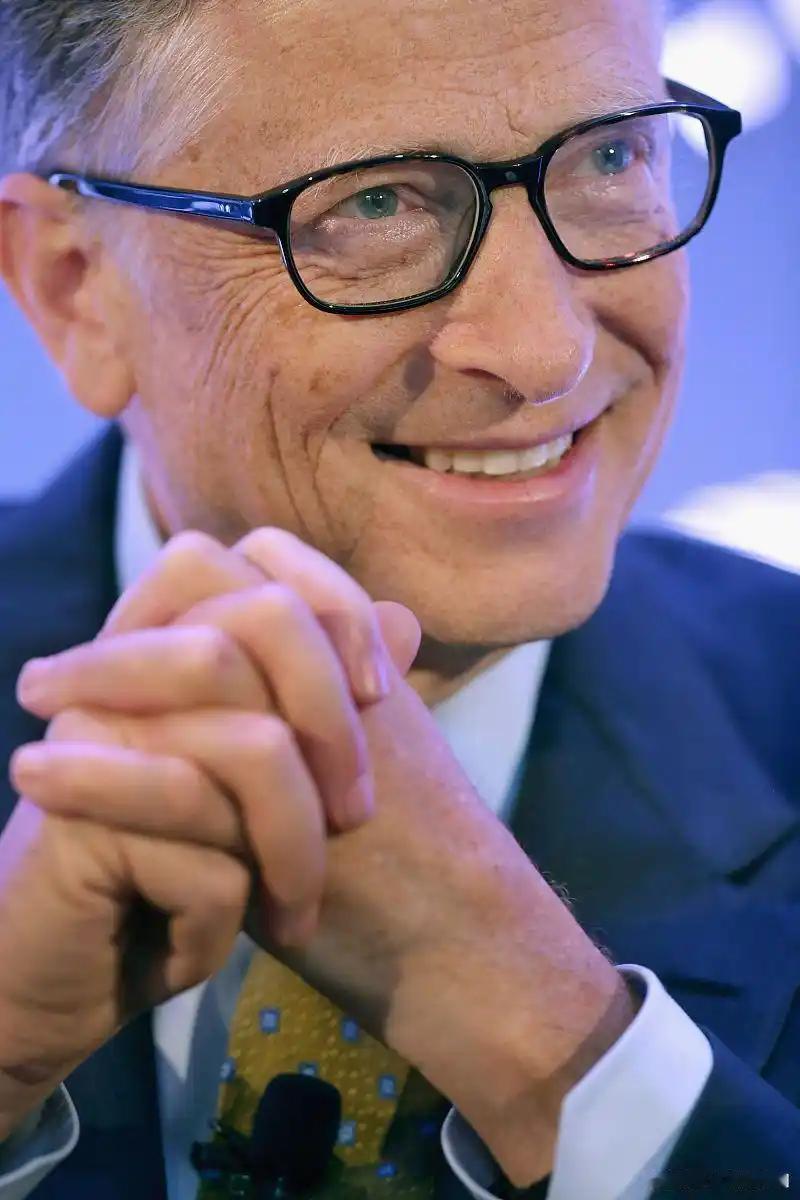 胡锡进：美国这个周末完全被爱泼斯坦的最新文件曝光刷屏了，整个美国社会都在吃瓜。正