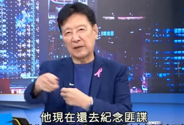 一部《沉默的荣耀》把少康弄得困惑了：都怪绿党公开资料，现在还去纪念“匪谍”。少康