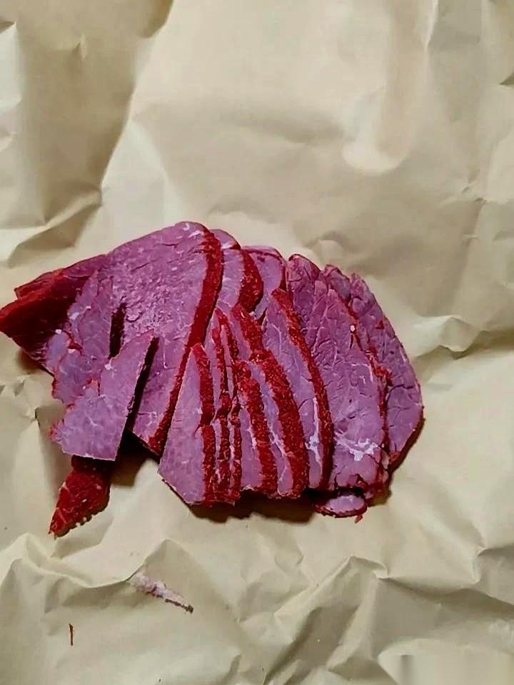 买了35块钱牛肉，就这么几片。
我得赶紧藏起来，不能让我老公孩子看见。
一个人，