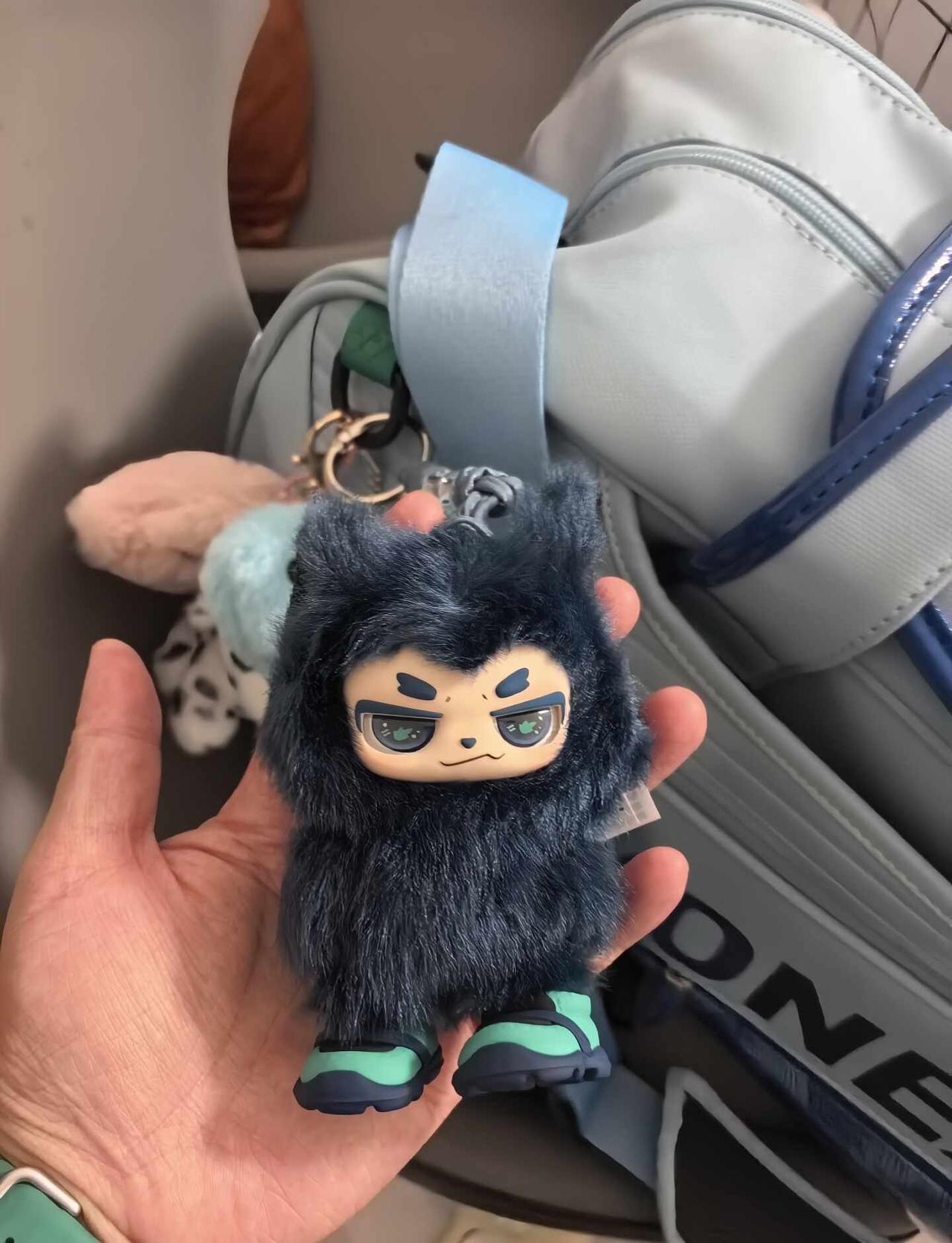 开心真的很简单
小物件带来的快乐，两个都是我喜欢的颜色，小嗷是我最想要的颜色小嗷