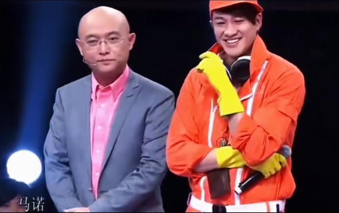 之前何润东和主持人孟非同框合影时，有网友感慨没想到孟非的头看起来这么大。其实孟非