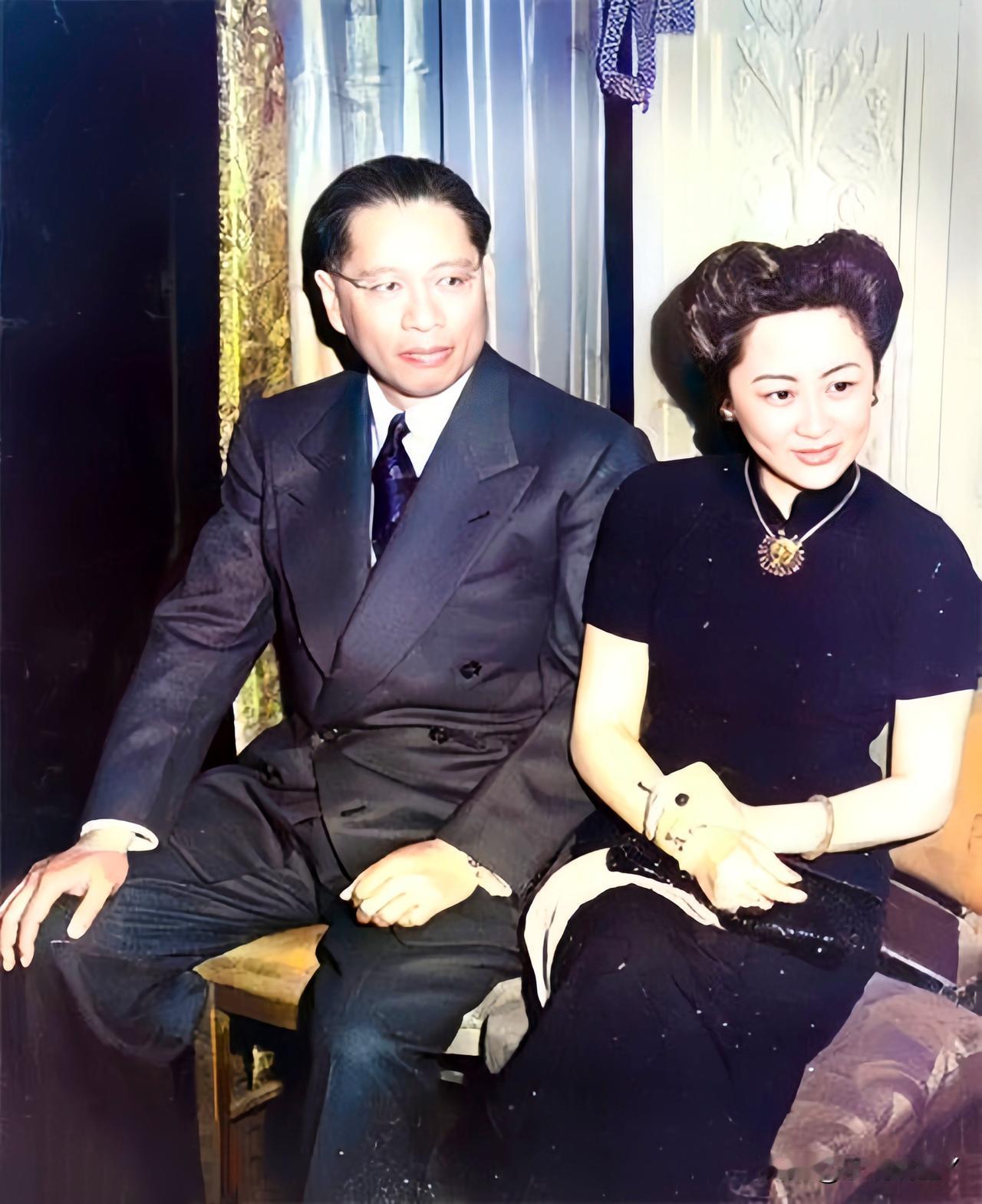 这是1945年宋子文和他的美貌夫人张乐怡在美国旧金山留下的一张老照片，大伙儿都好