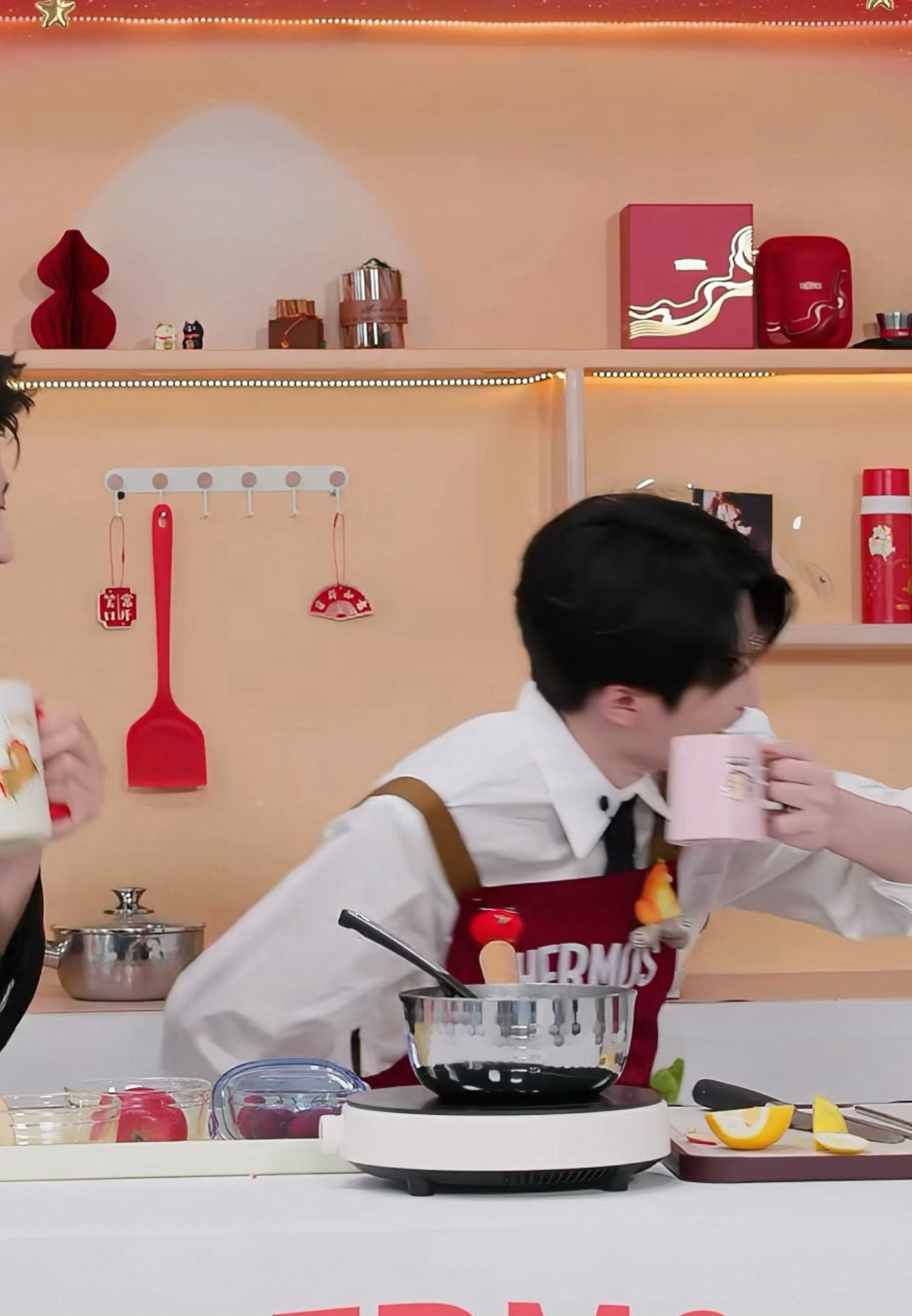 我现在就是一个又想笑又想咆哮的状态，具体表现是这样的→🤣🤣🤣