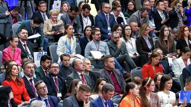 【实时更新“与普京的年度结果”（28）：学习和工作都不应成为推迟结婚和生育的理由