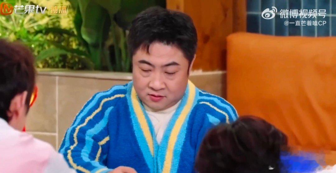 被马丽乔杉这段笑不行了我们的宿舍 谁能忍住不笑啊！节目里玩游戏要解释“气死风灯”