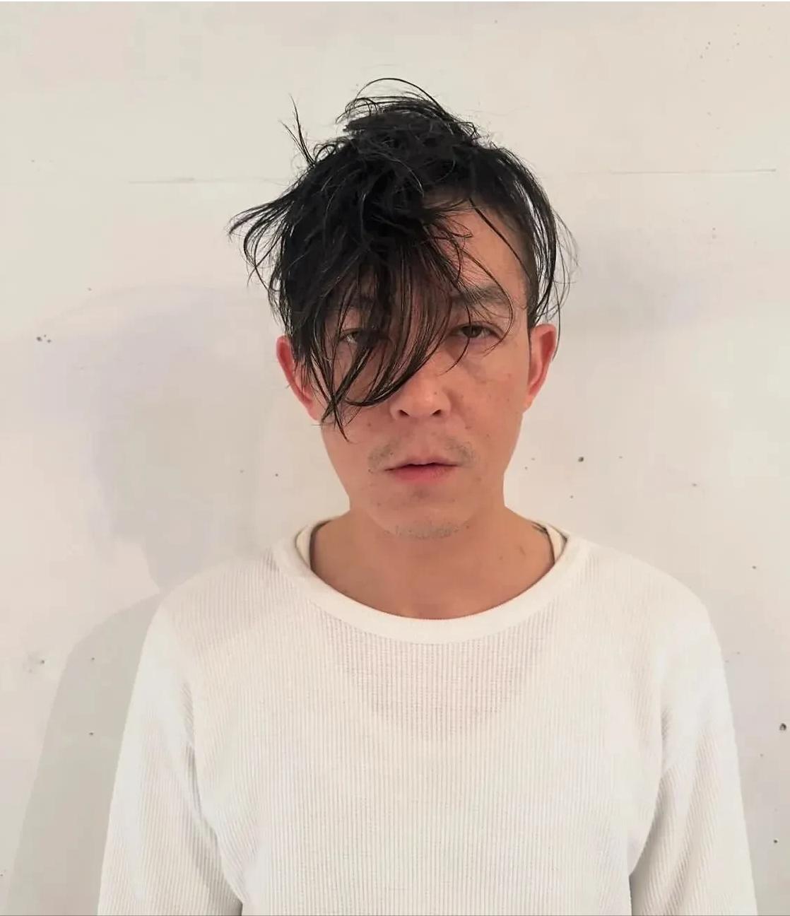 陈冠希龙年新发型，“设计感”十足！不愧是潮流界的先锋~

新的一年，从头开始！陈