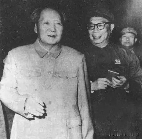 80年代思潮混乱，开国上将陈士榘怒斥儿子：毛主席的功，远超于过！
 
上世纪八十